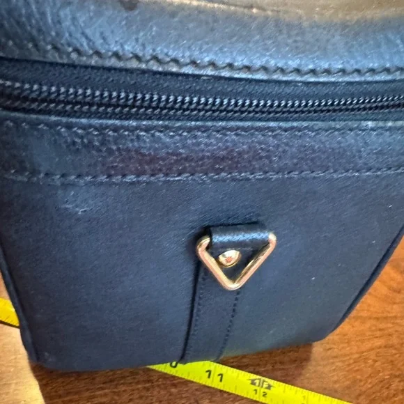 Gucci Vintage Black Leather Vanity Bag with Bamboo Handle - Picture 8 of 17